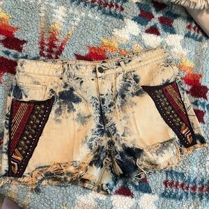 BDG urban outfitters mid rise freja distressed/embellished shorts 32w